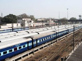 Train 19 by Indian Railways TRAIN 19 : DETAILS