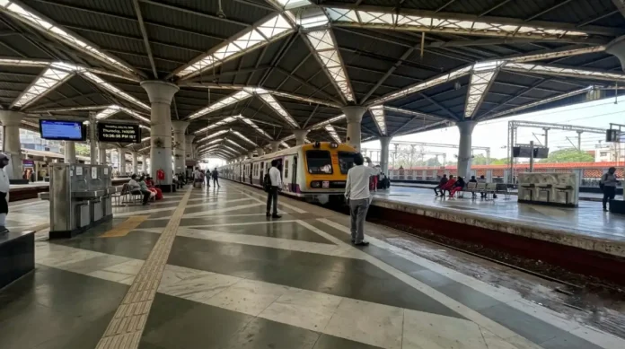 Mumbai Local Season Ticket Mumbai Local Season Ticket full details