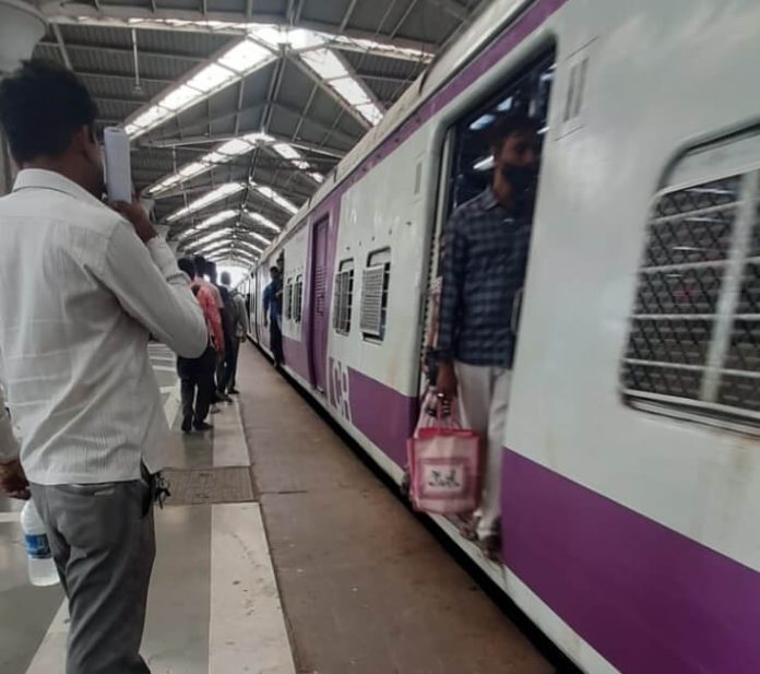 Thane to Vashi Mumbai Local Train