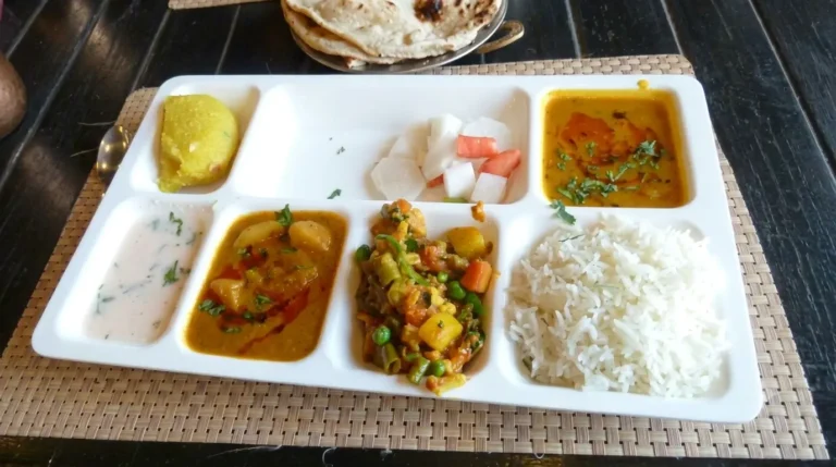 How to order food in train IRCTC eCatering Zomato Swiggy